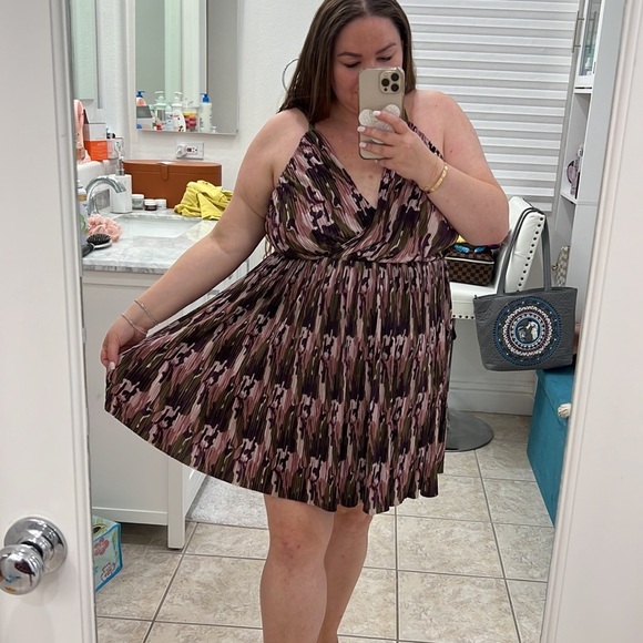 NEW bebe Camo Print Fit and Flare Dress - Picture 1 of 14